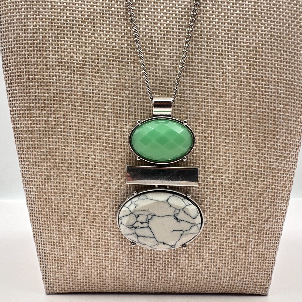 Vintage 90s Silver Tone Pendant Necklace Statement Women's Classic Fashion Boho